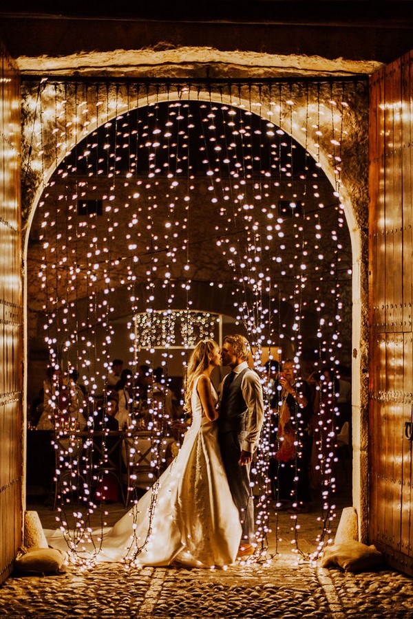 Night wedding ceremony aisle and backdrop ideas 3