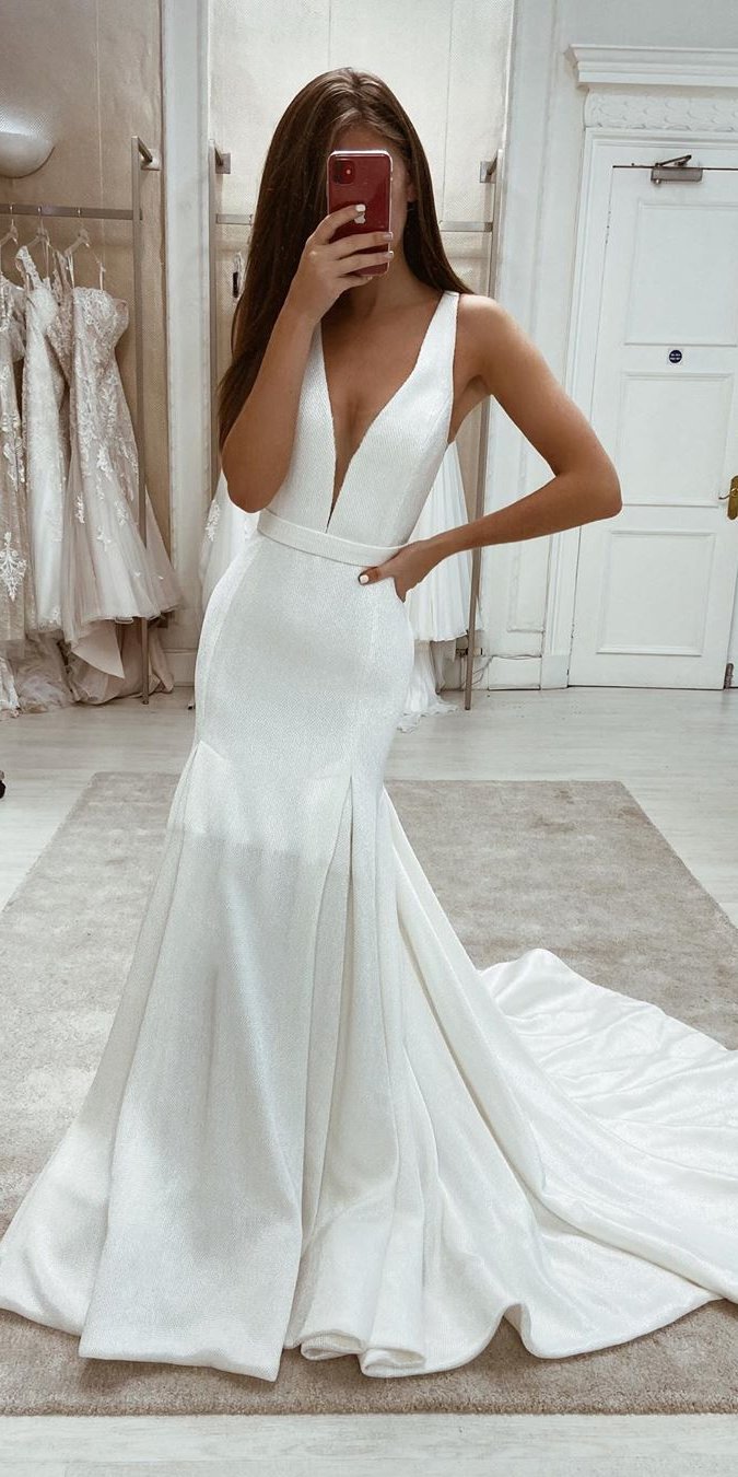 Eleganza Sposa wedding dresses and gowns #wedding #weddingideas #weddingdresses #bridaldresses