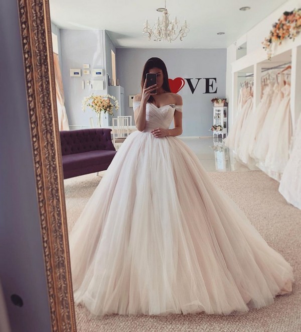 Lace Wedding Dresses 2020 from salonlove1 40