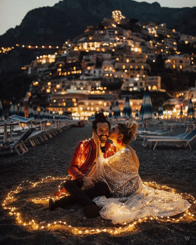 Night Engagement Photo Shoot Ideas with Lights 2-1