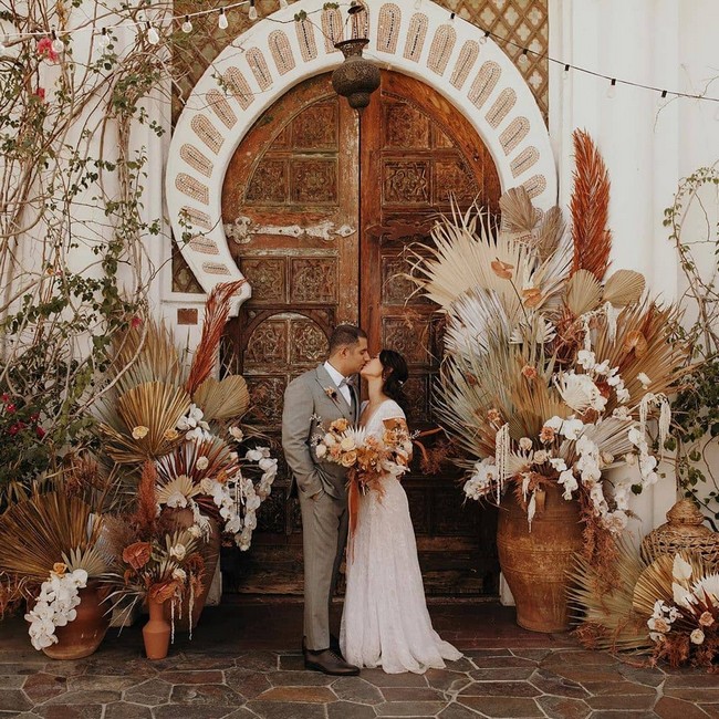 Bride And Groom Under Arch Wedding Photos #wedding #photos #weddingphotos #arches #weddingarches