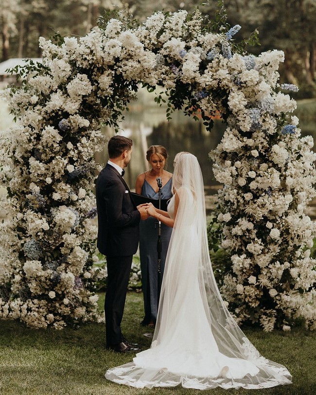 Bride And Groom Under Arch Wedding Photos #wedding #photos #weddingphotos #arches #weddingarches