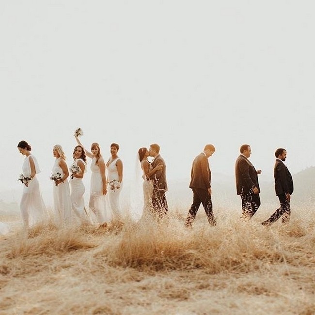 Wedding photos with bridesmaid and groomsmen #wedding #photo #weddingphotos #weddingideas