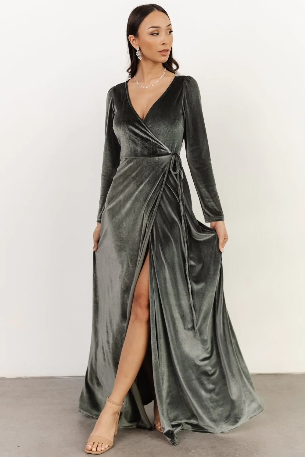 Top 20 Elegant Long-Sleeve Wedding Guest Dresses 2023 - HMP