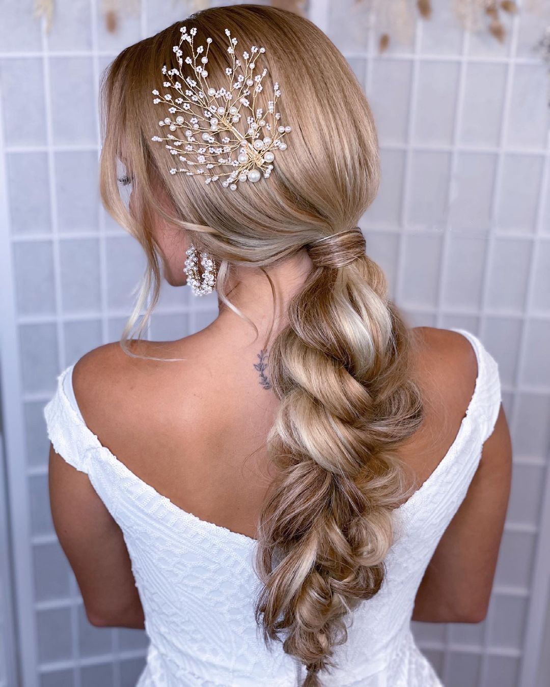 20+ Best Bridesmaid Hairstyles Ideas 2023 [Guide & Tips]