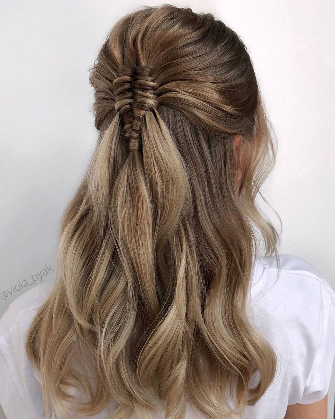 Top 101+ Bridal Hairstyles That Need To Be In Every Bride's Gallery |  WeddingBazaar