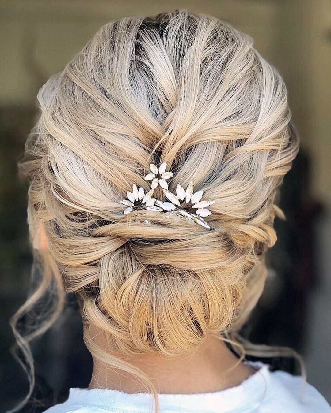 30+ Mother Of The Bride Hairstyles 2023 [Guide & Tips]